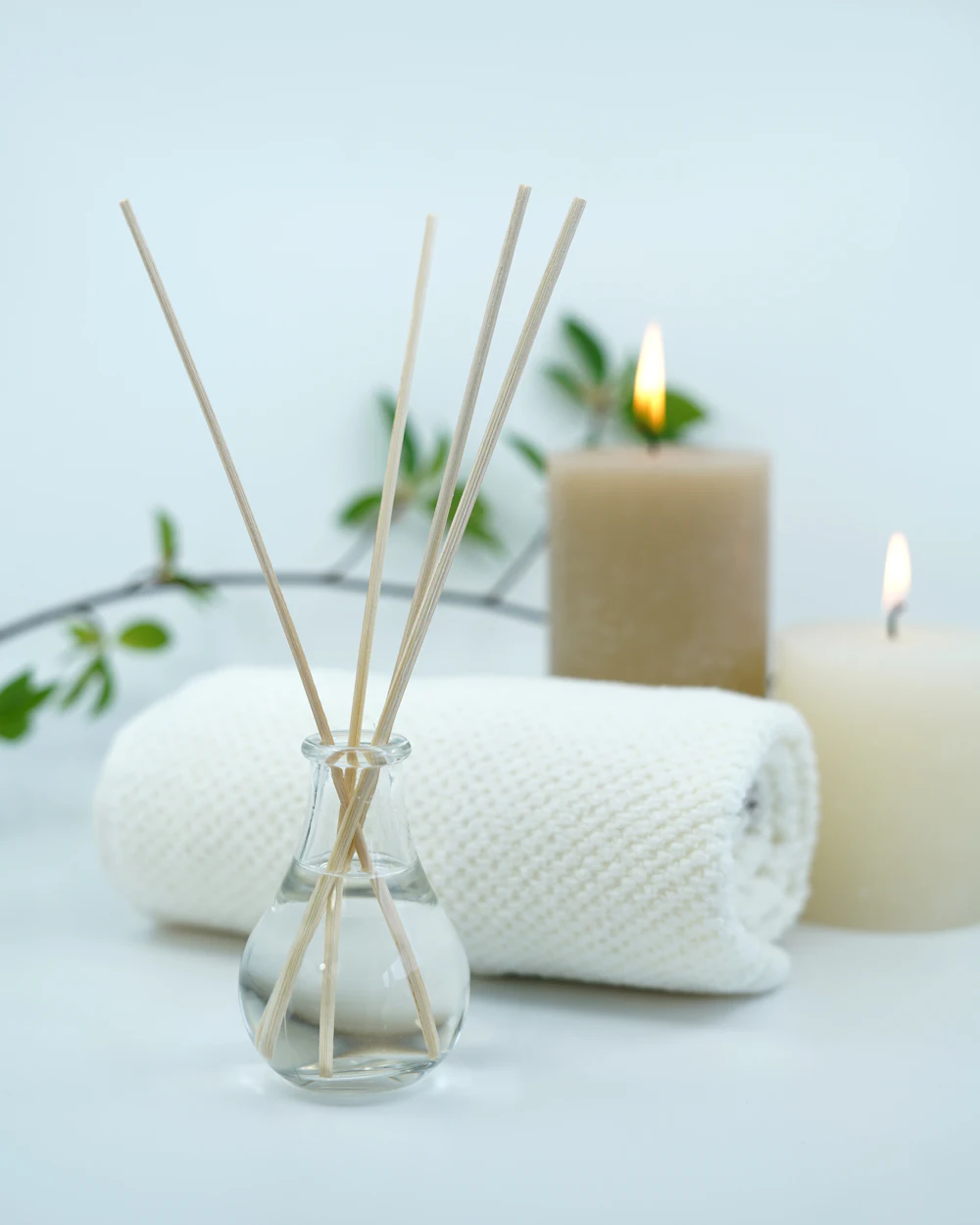 Ambiente da Casa Serena, com velas e toalhas