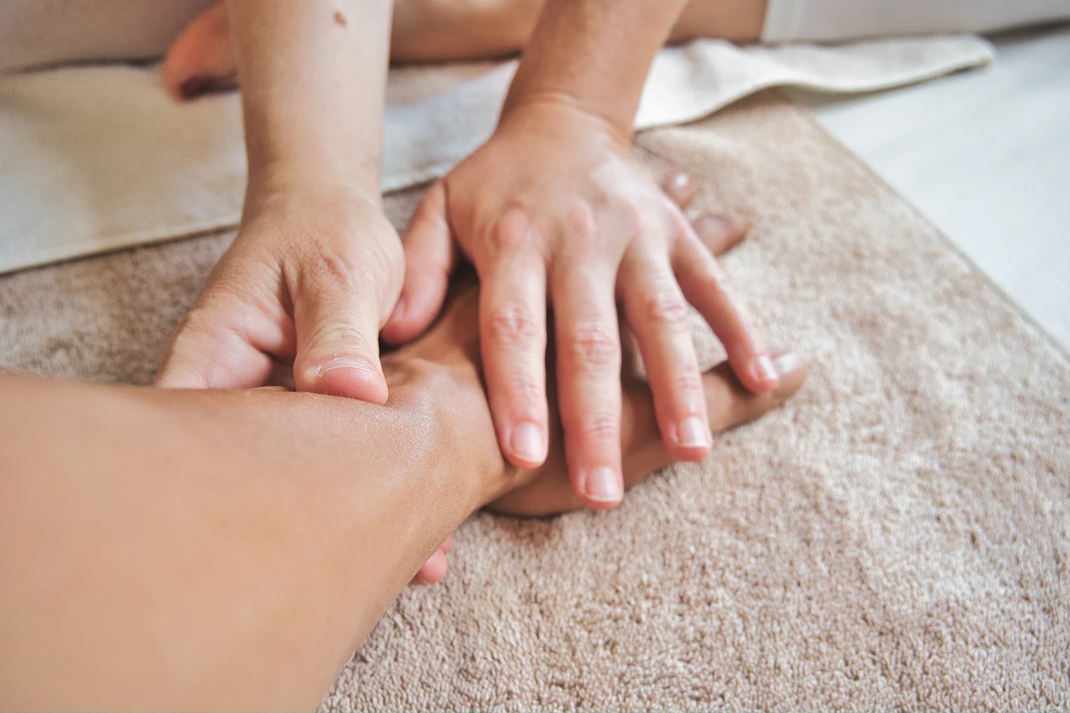 Manobras manuais durante uma sessão de massagem